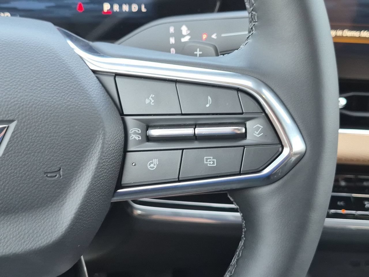 New 2026 Chevrolet Equinox ACTIV w/ Convenience Package III FWD image 13