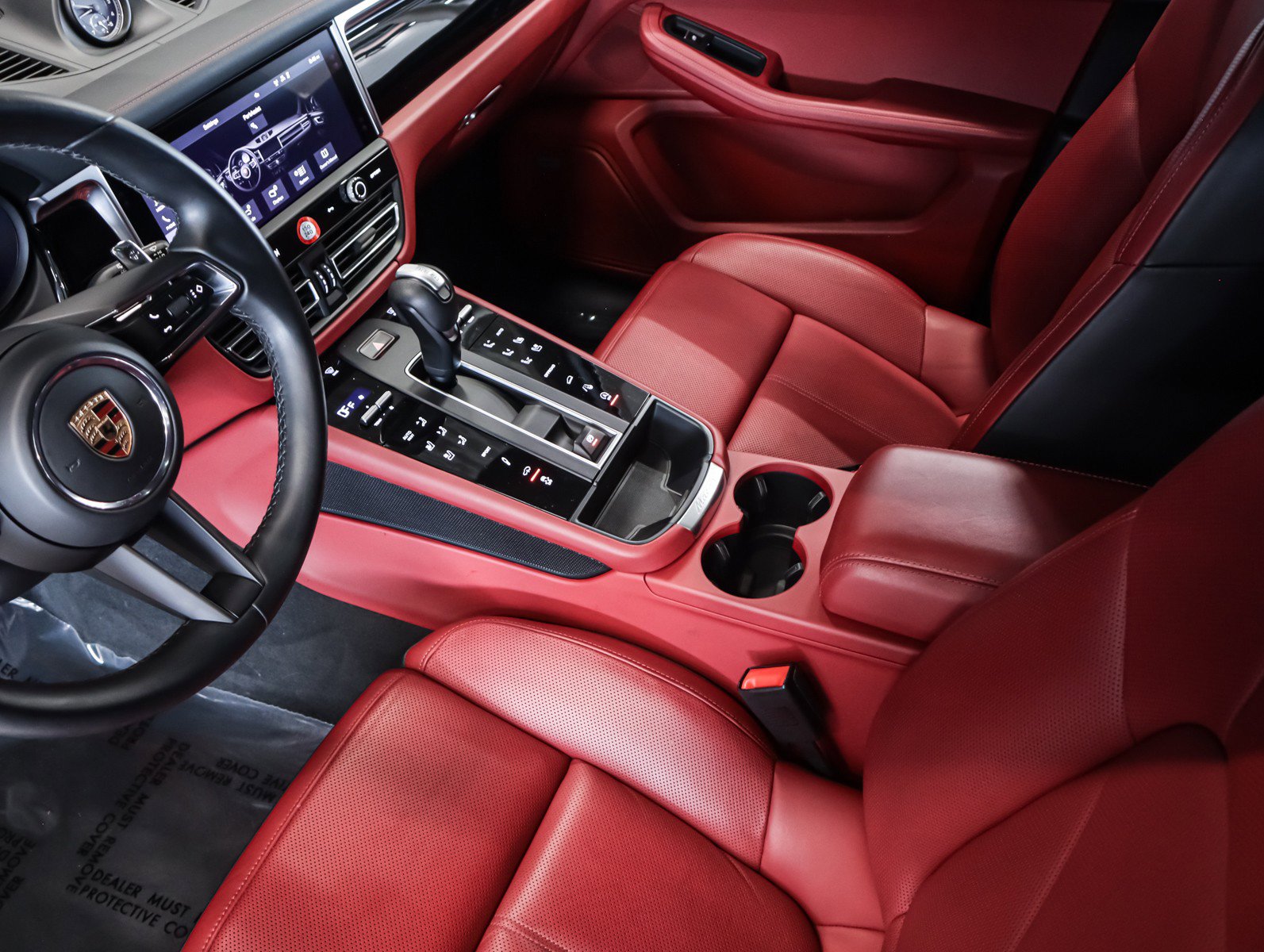 Certified 2022 Porsche Macan AWD/4WD image 15