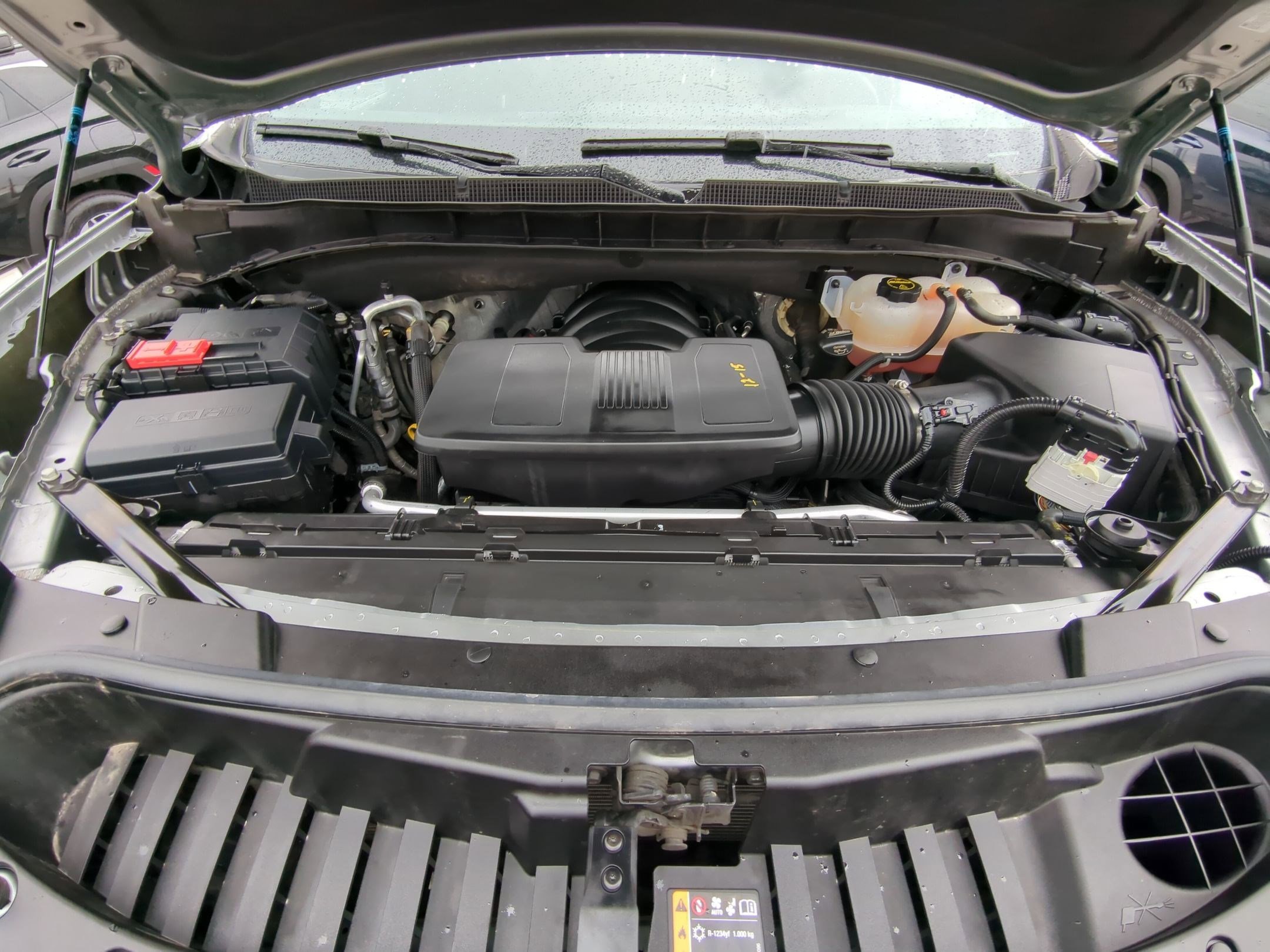 Used 2025 Chevrolet Suburban Z71 image 34