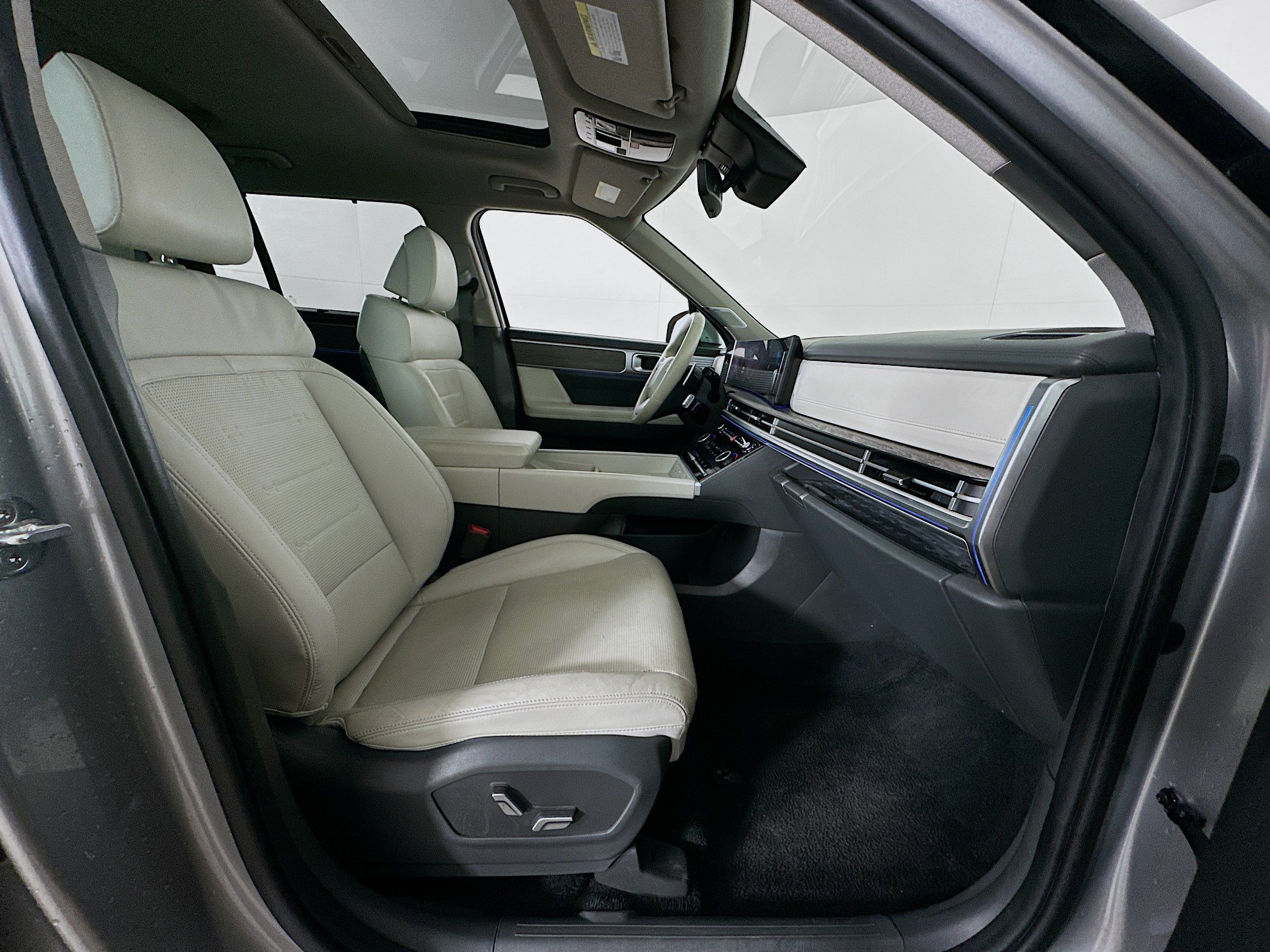 Used 2024 Hyundai Santa Fe Limited FWD image 32