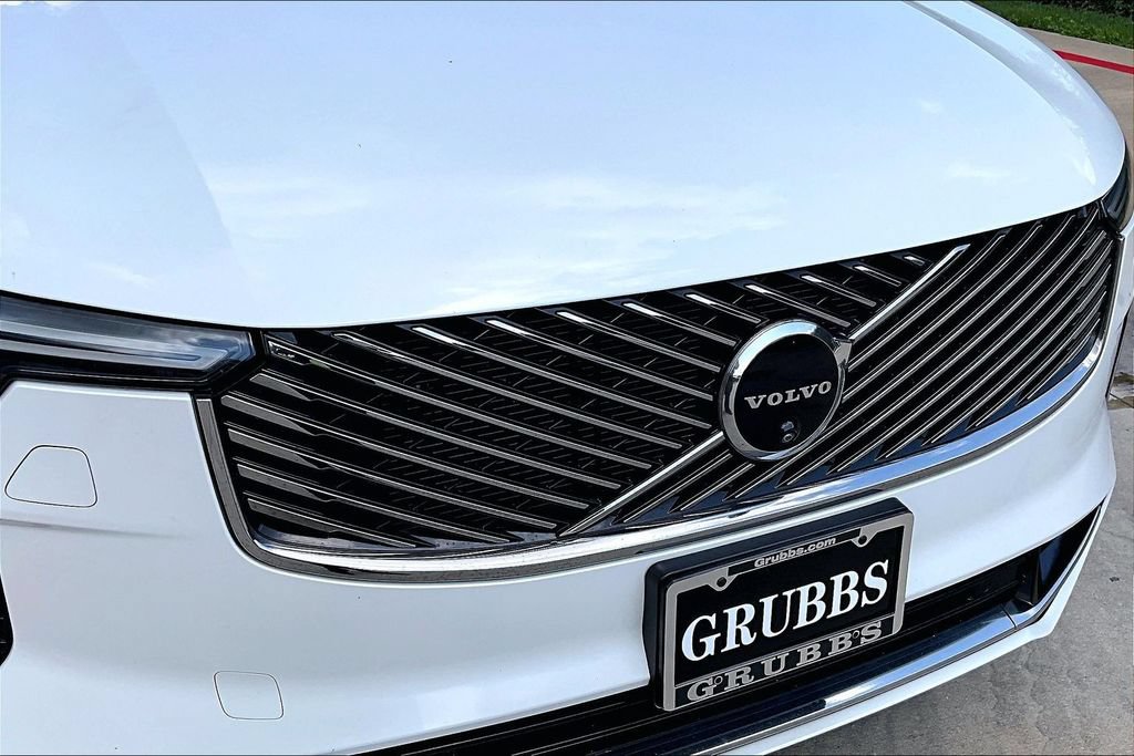 Certified 2025 Volvo XC90 B5 Plus AWD/4WD image 38