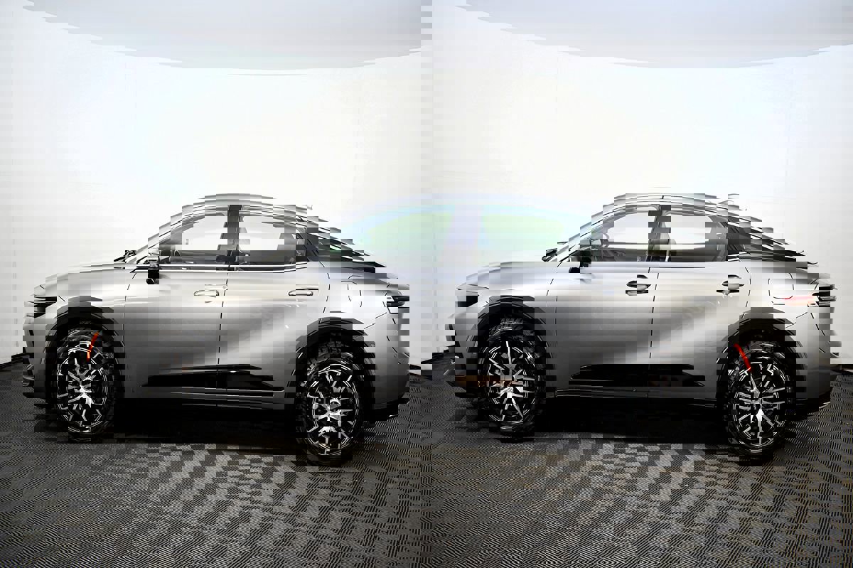 Used 2023 Toyota Crown Platinum image 12