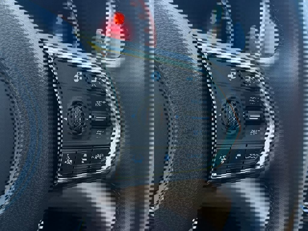 Used 2025 Acura MDX SH-AWD image 24