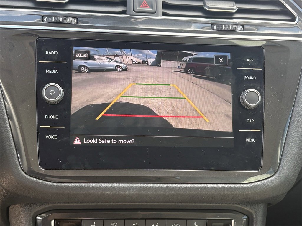 Used 2021 Volkswagen Tiguan SE image 20