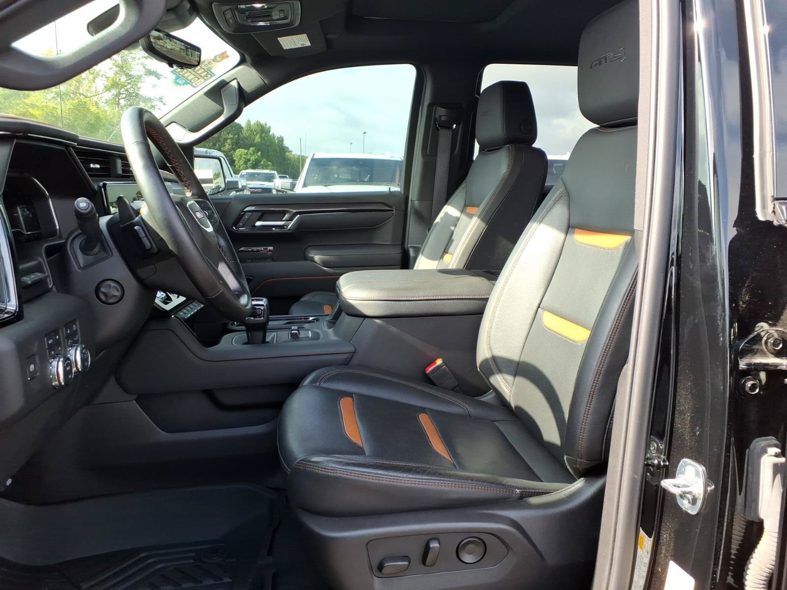 Used 2025 GMC Sierra 1500 AT4 w/ AT4 Premium Package AWD/4WD image 20