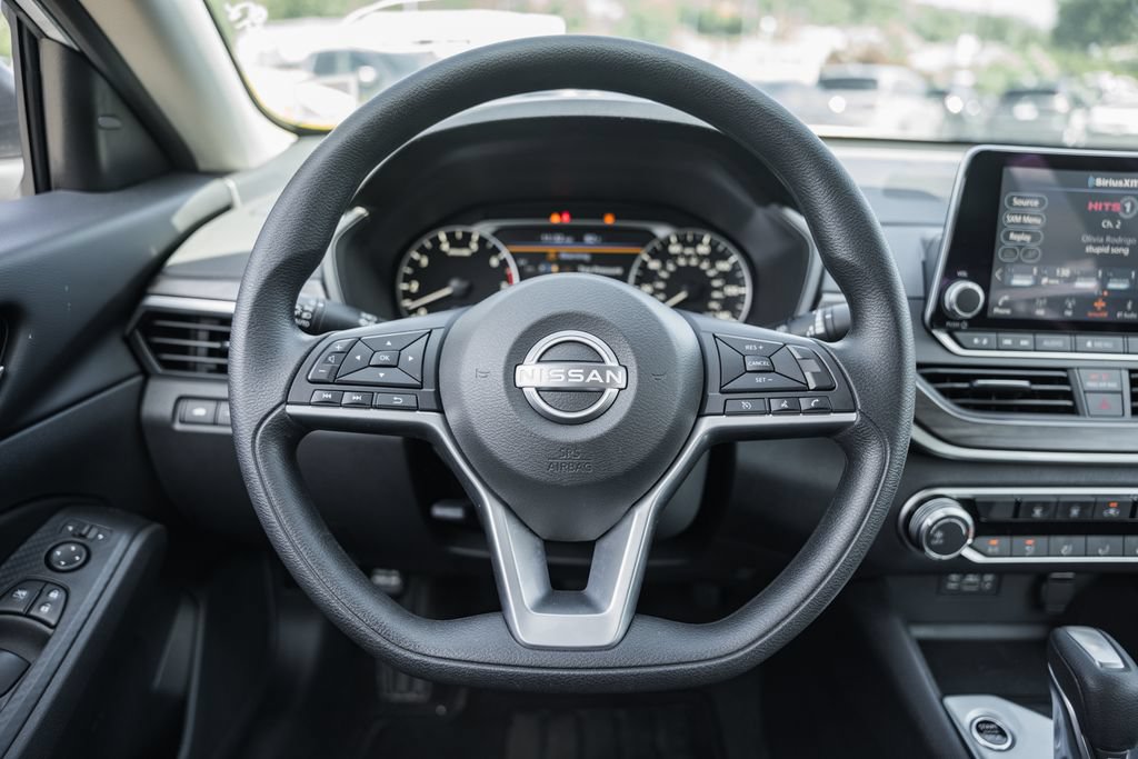 Used 2025 Nissan Altima 2.5 SV FWD image 22