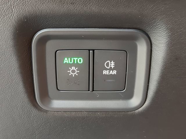 Used 2025 Porsche Cayenne GTS image 27