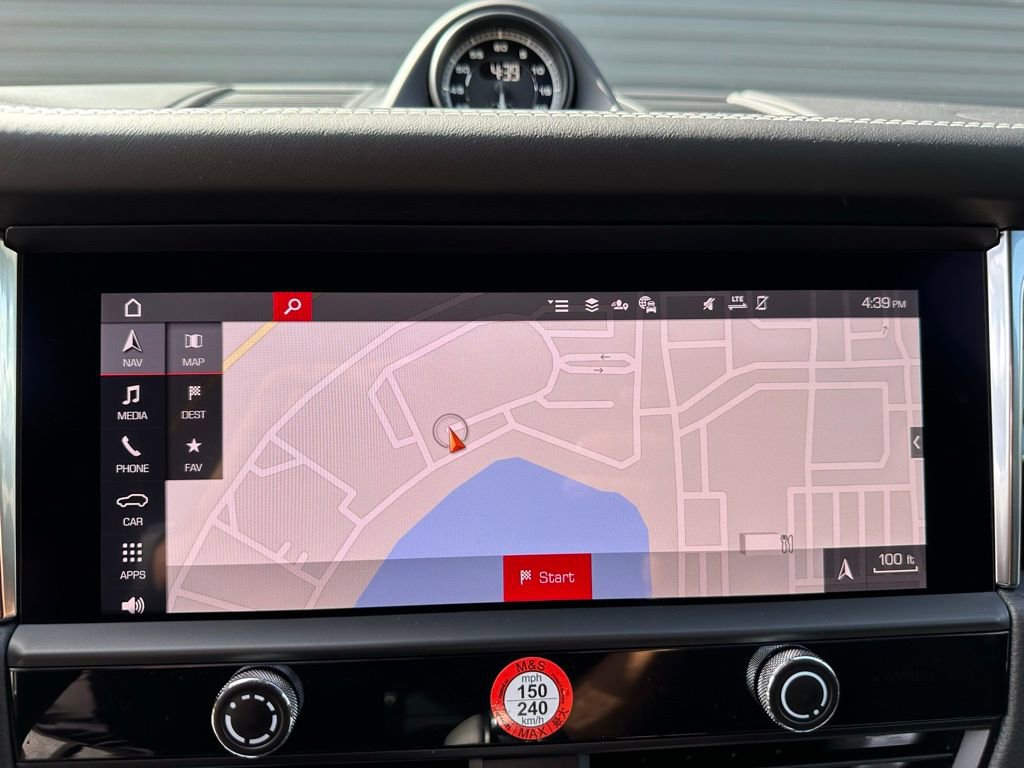 Certified 2025 Porsche Macan S image 26