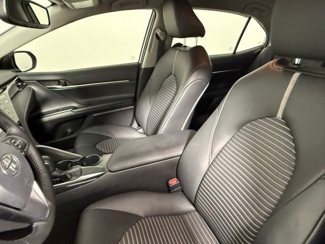 Used 2020 Toyota Camry SE w/ Convenience Package FWD image 25