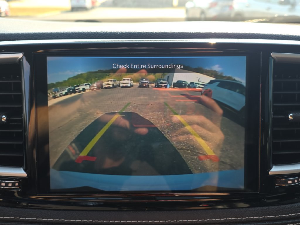 Used 2024 Chrysler Pacifica Touring-L FWD image 22