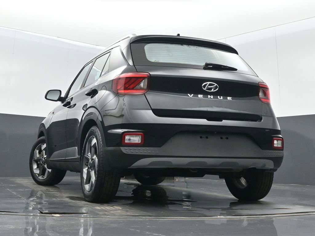 Used 2022 Hyundai Venue SEL image 35