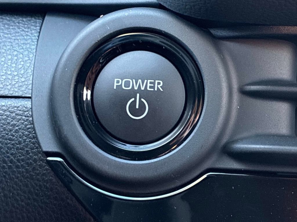 Used 2025 Toyota Crown Signia w/ Advanced Technology Package image 30