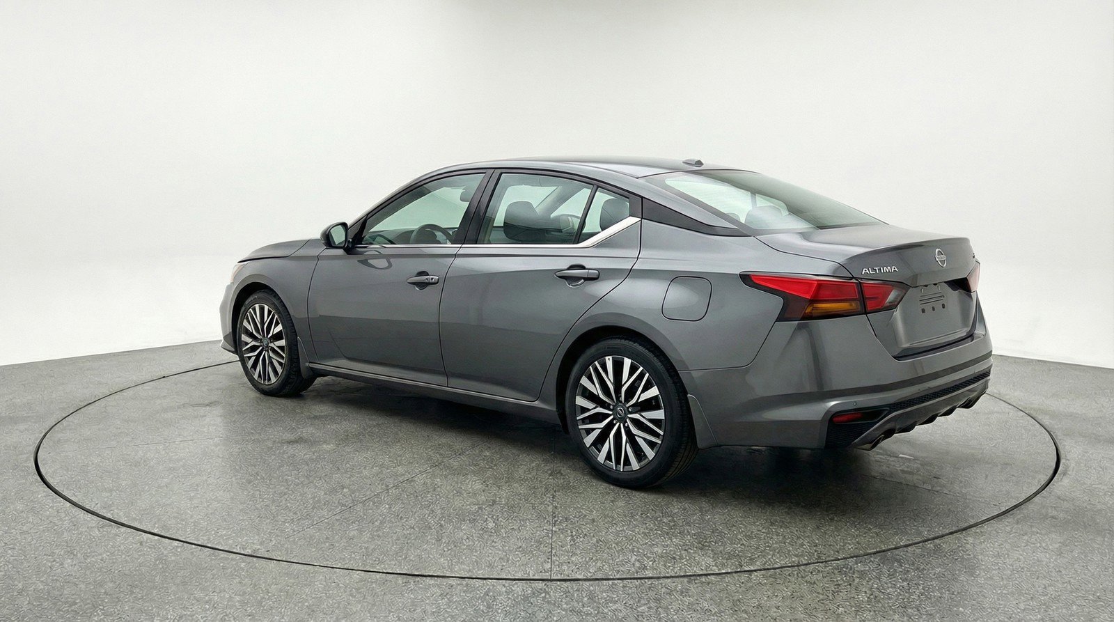 Used 2025 Nissan Altima 2.5 SV image 6