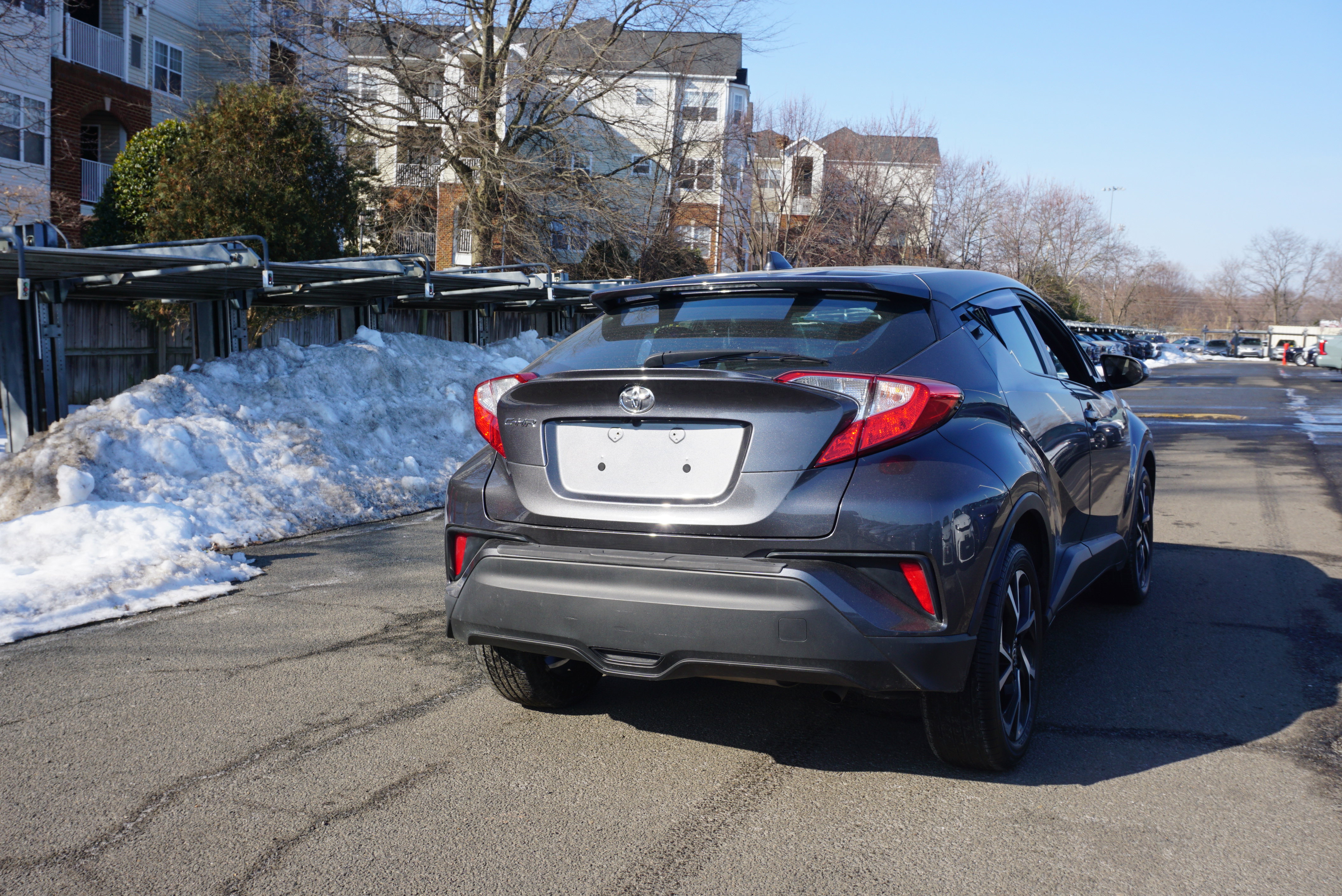 Used 2022 Toyota C-HR XLE image 4