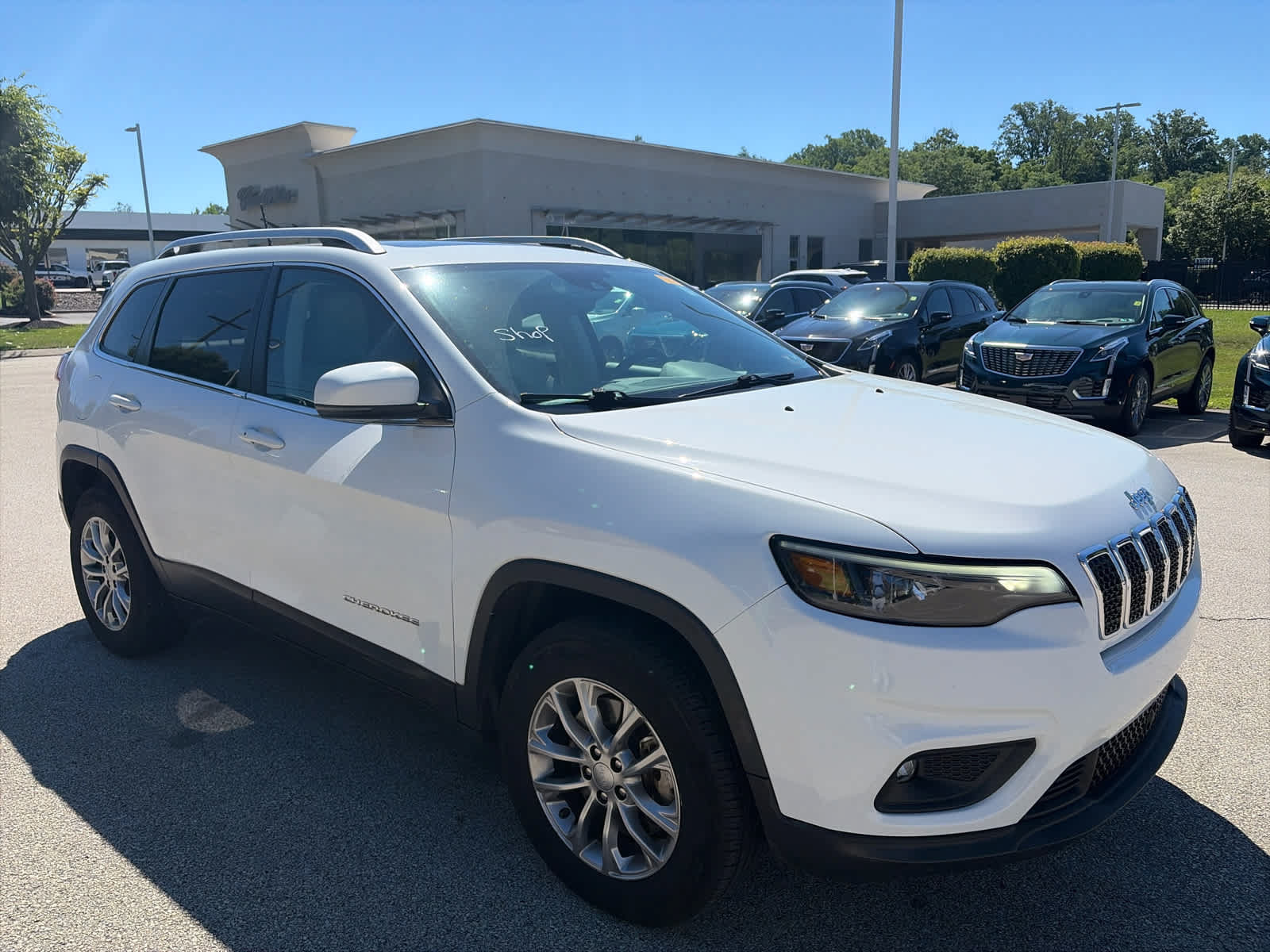 Used 2021 Jeep Cherokee Latitude Lux w/ Sun & Sound Group AWD/4WD image 5
