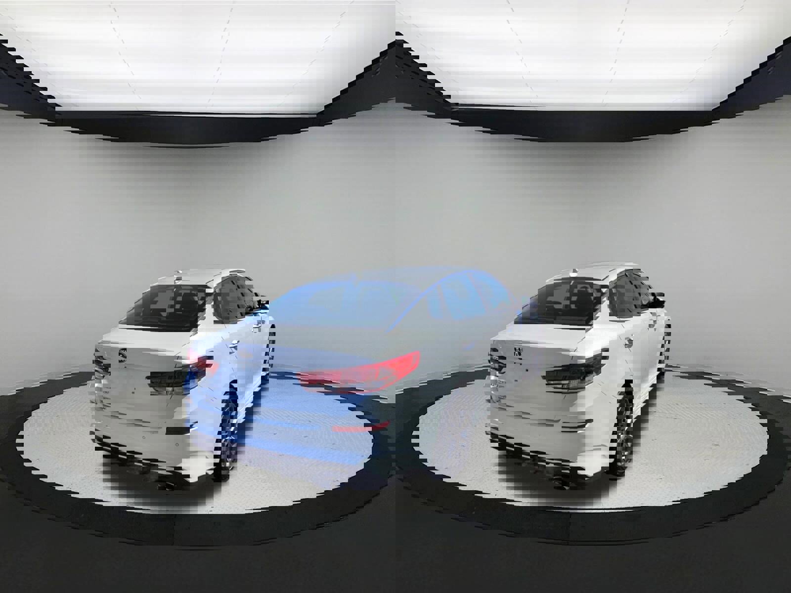 Used 2020 Kia Optima LX image 8