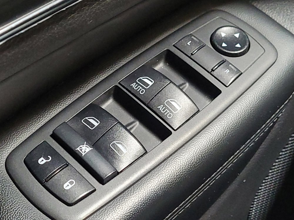 Used 2019 Jeep Grand Cherokee Limited w/ Luxury Group II RWD image 27