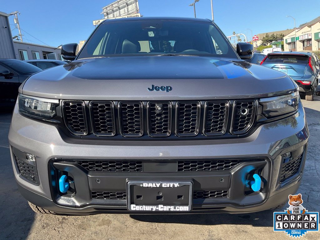 Used 2023 Jeep Grand Cherokee Trailhawk w/ Advanced Protech Group II AWD/4WD image 2