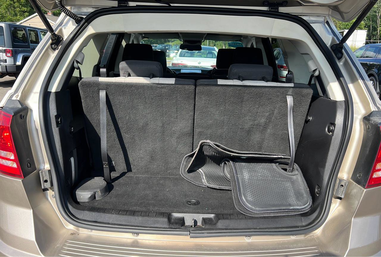 Used 2009 Dodge Journey SXT w/ Flexible Seating Group FWD image 22