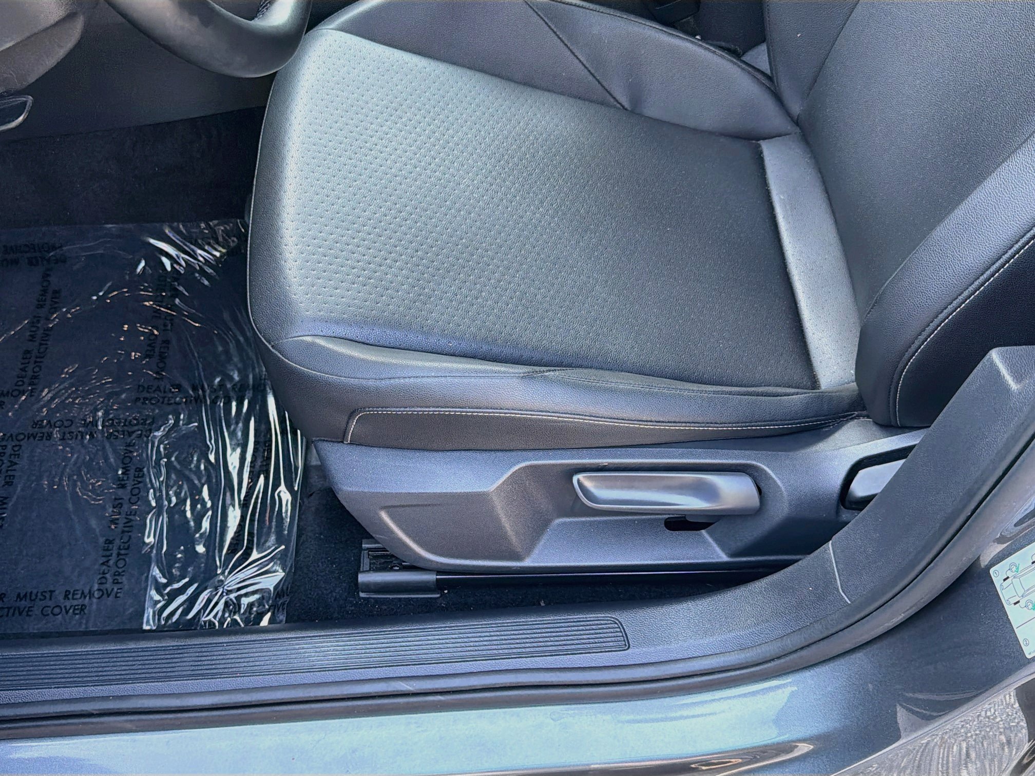 Used 2019 Volkswagen Jetta SEL w/ Cold Weather Package FWD image 17