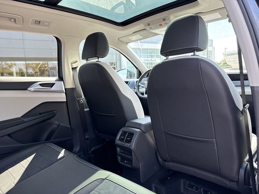 New 2025 Volkswagen Taos SE image 17