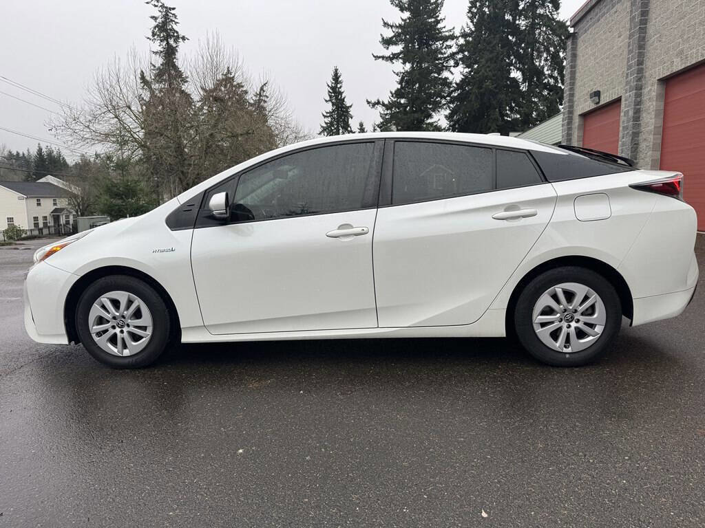 Used 2017 Toyota Prius image 5