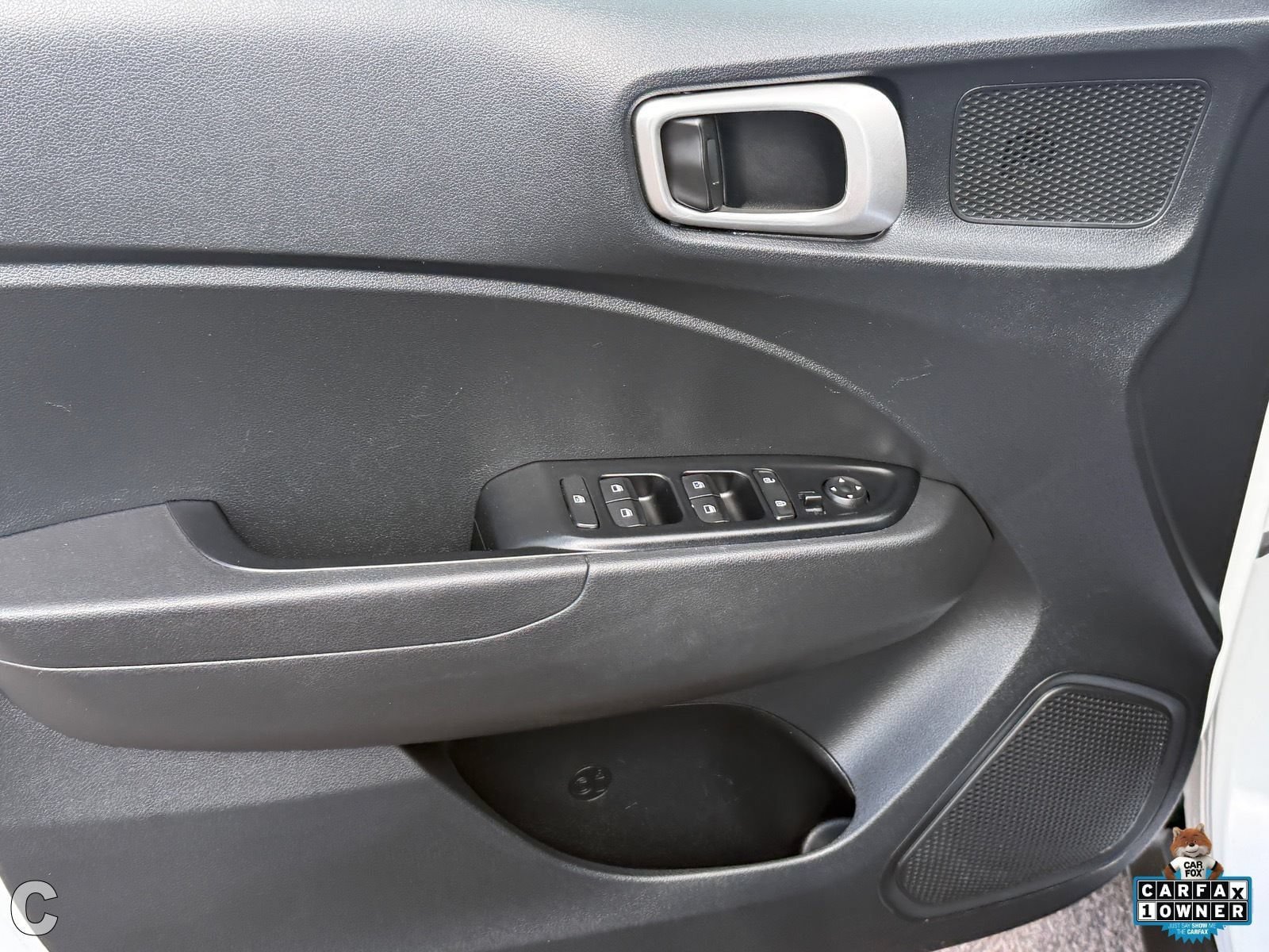 Used 2024 Hyundai Venue SEL FWD image 18