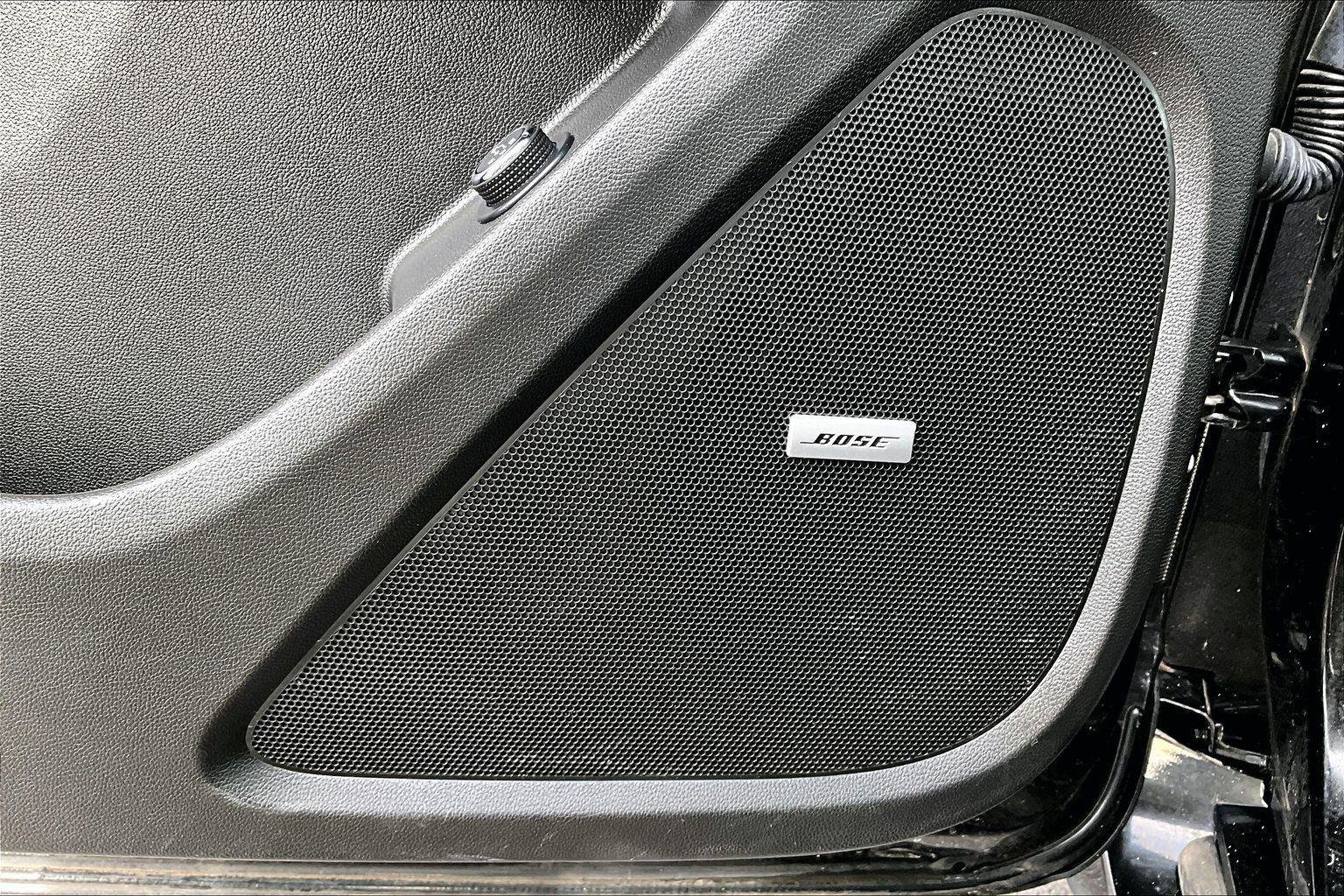 Used 2023 Chevrolet Traverse Premier image 38