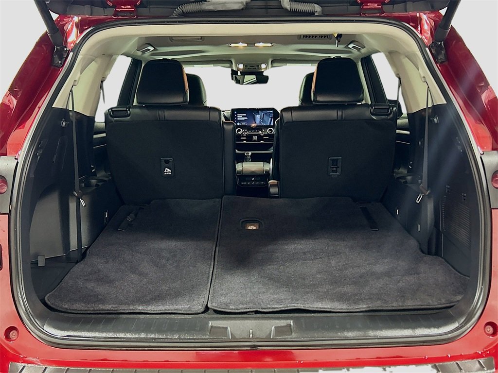 Used 2024 Toyota Highlander XLE image 24