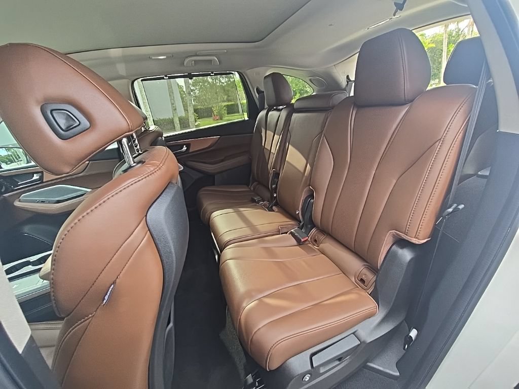 Used 2025 Acura MDX w/ Technology Package FWD image 34