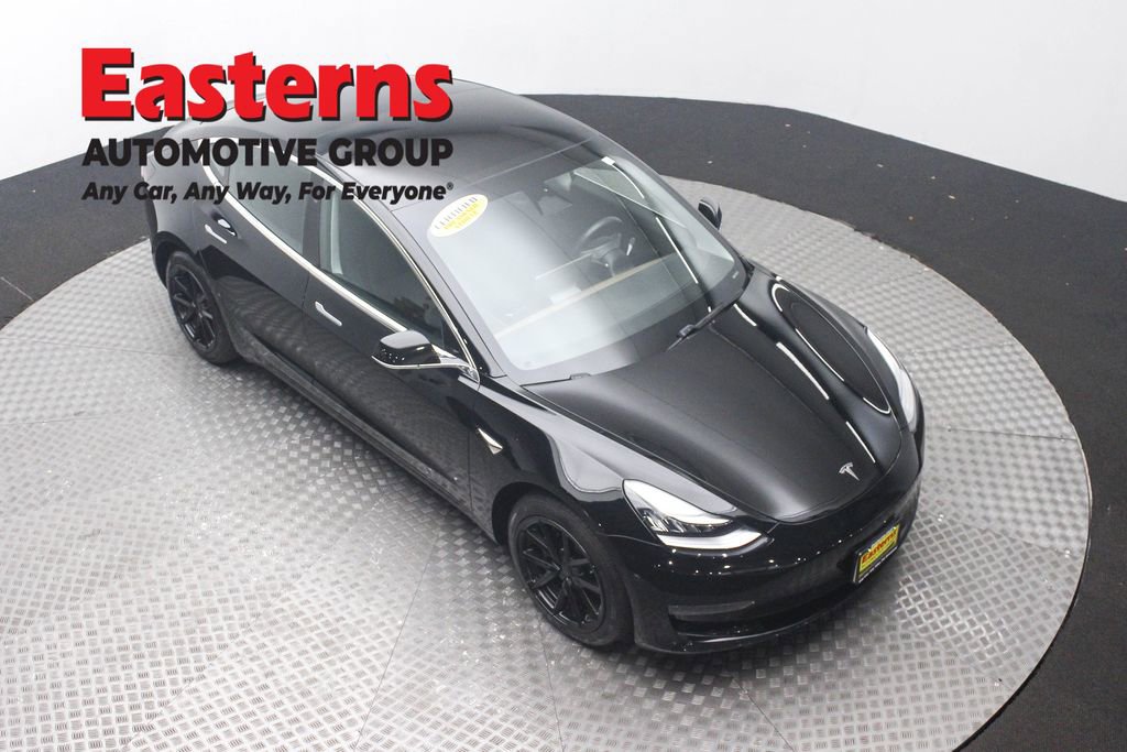 Used 2019 Tesla Model 3 Standard Range image 3