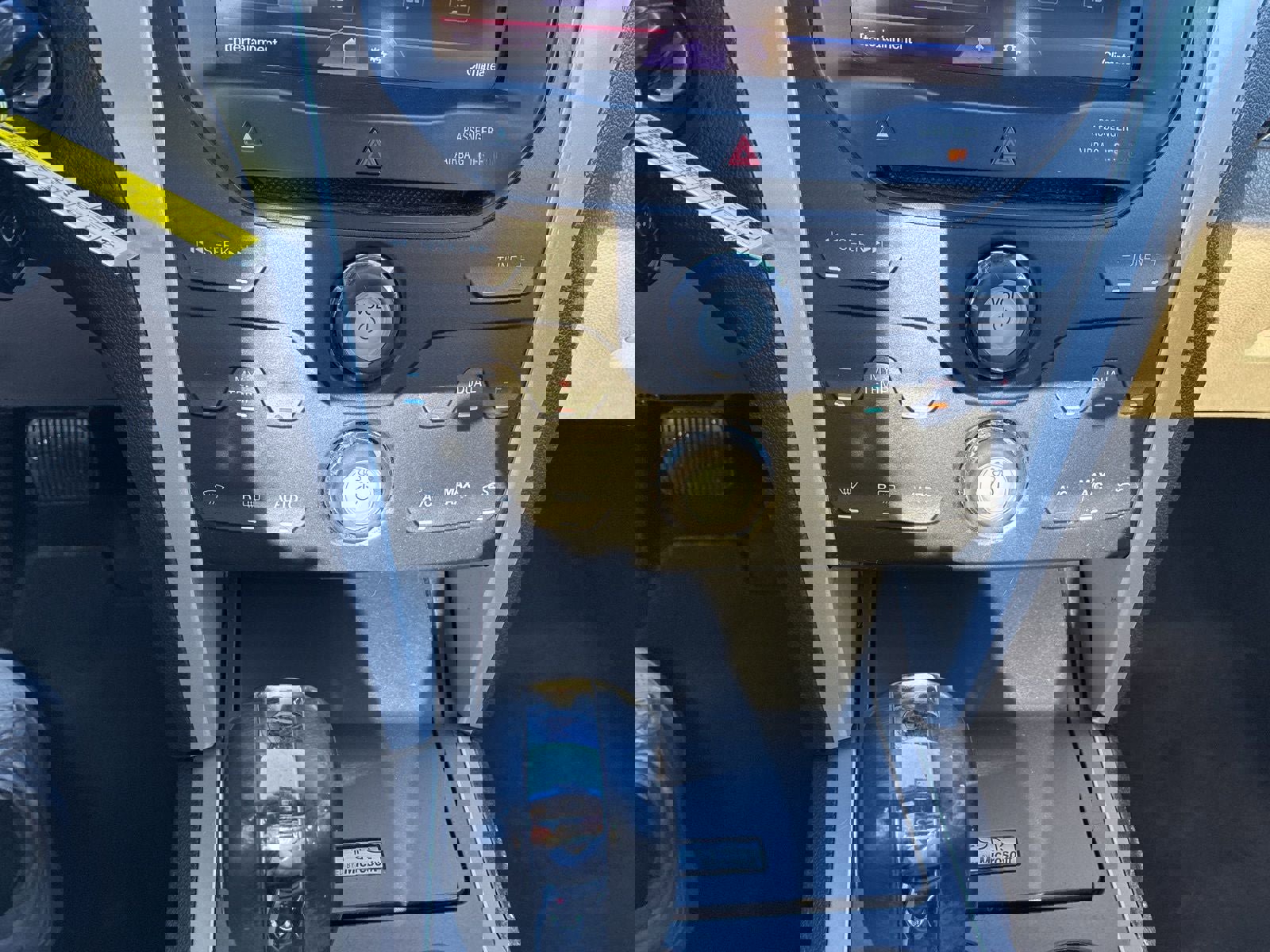 Used 2013 Ford Explorer XLT image 23