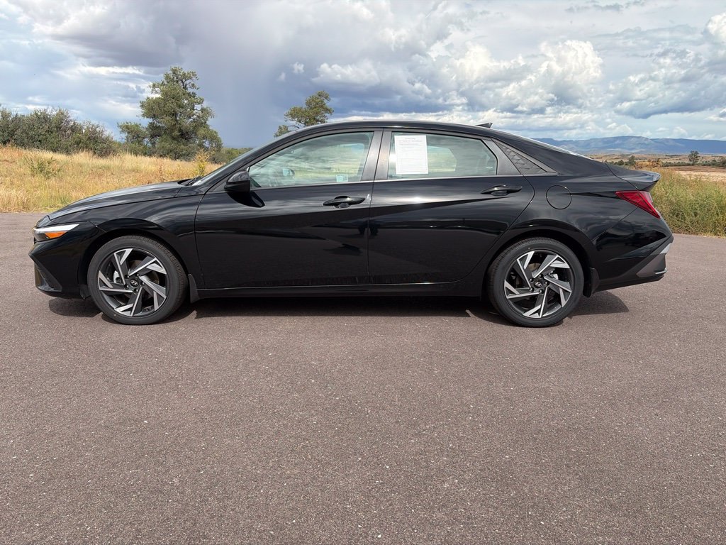 Certified 2025 Hyundai Elantra SEL FWD image 8