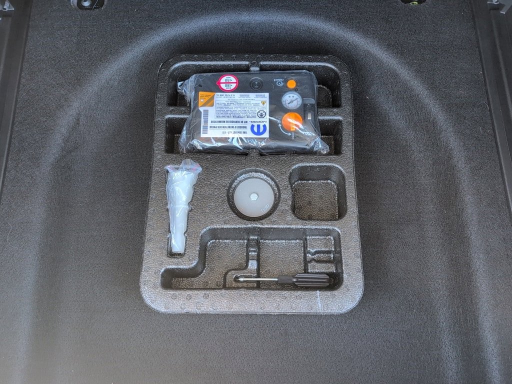 Used 2022 Jeep Compass Limited image 16