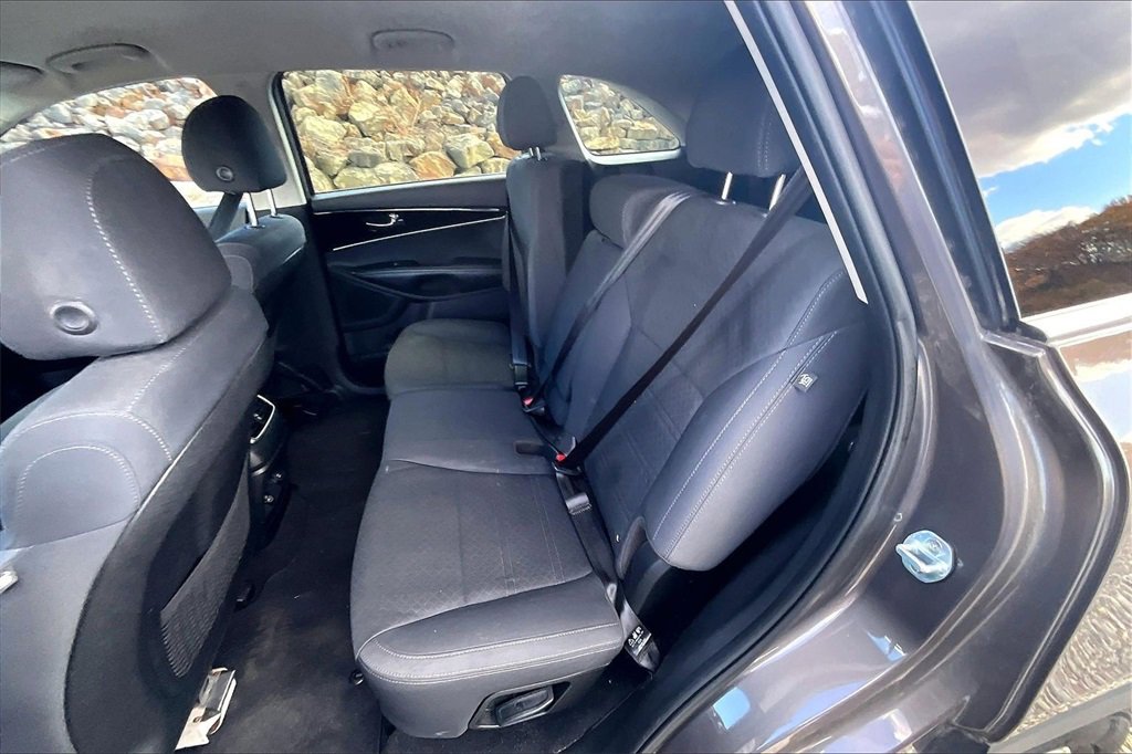 Used 2019 Kia Sorento LX image 23