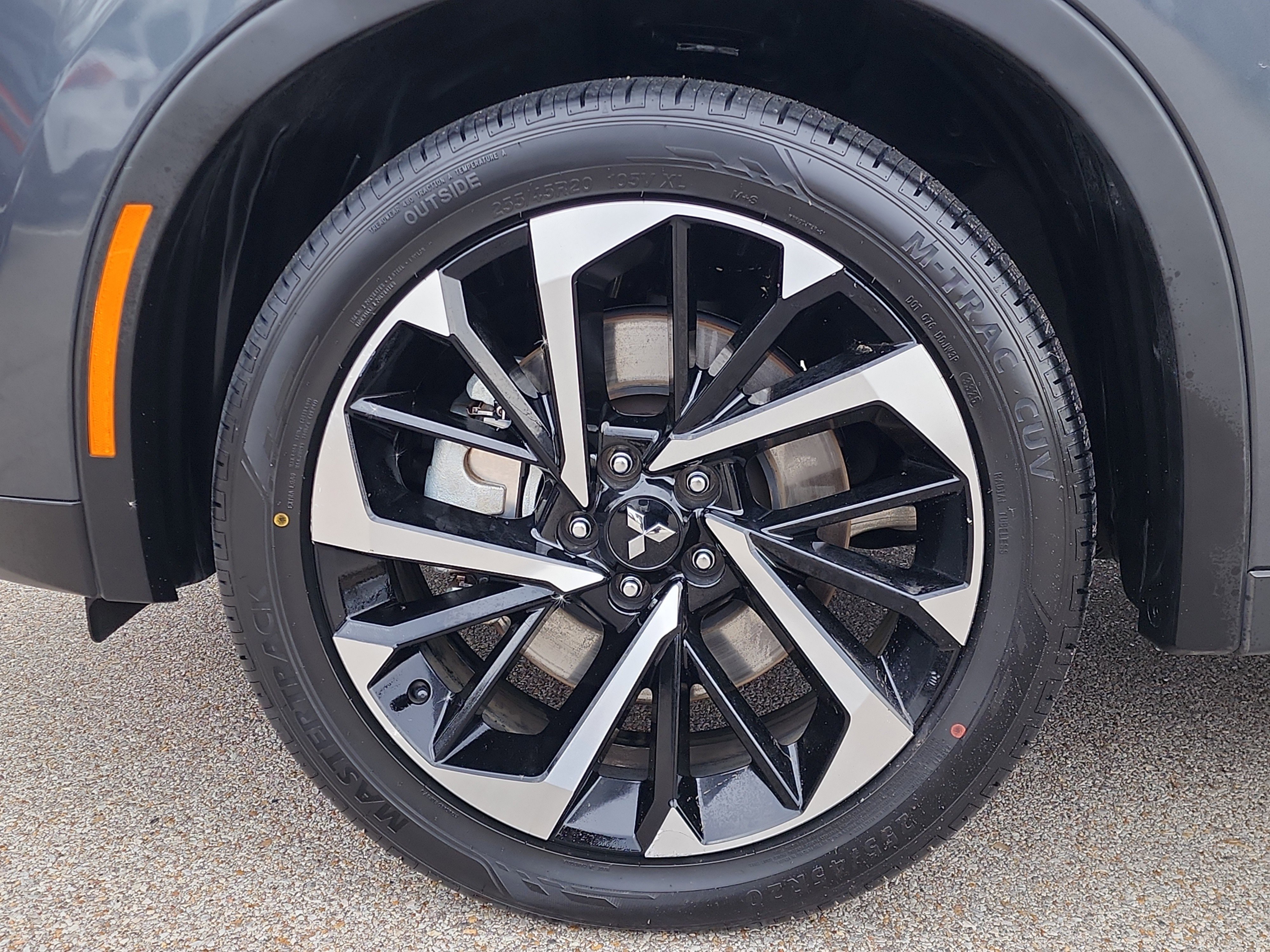 Used 2024 Mitsubishi Outlander SE image 9