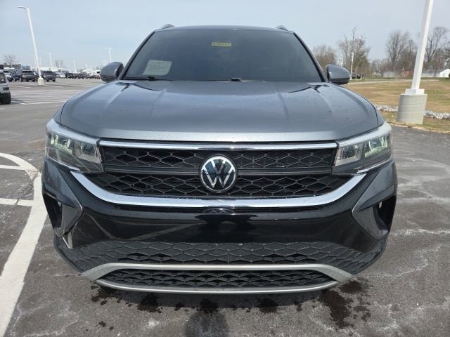 Used 2022 Volkswagen Taos SE image 3