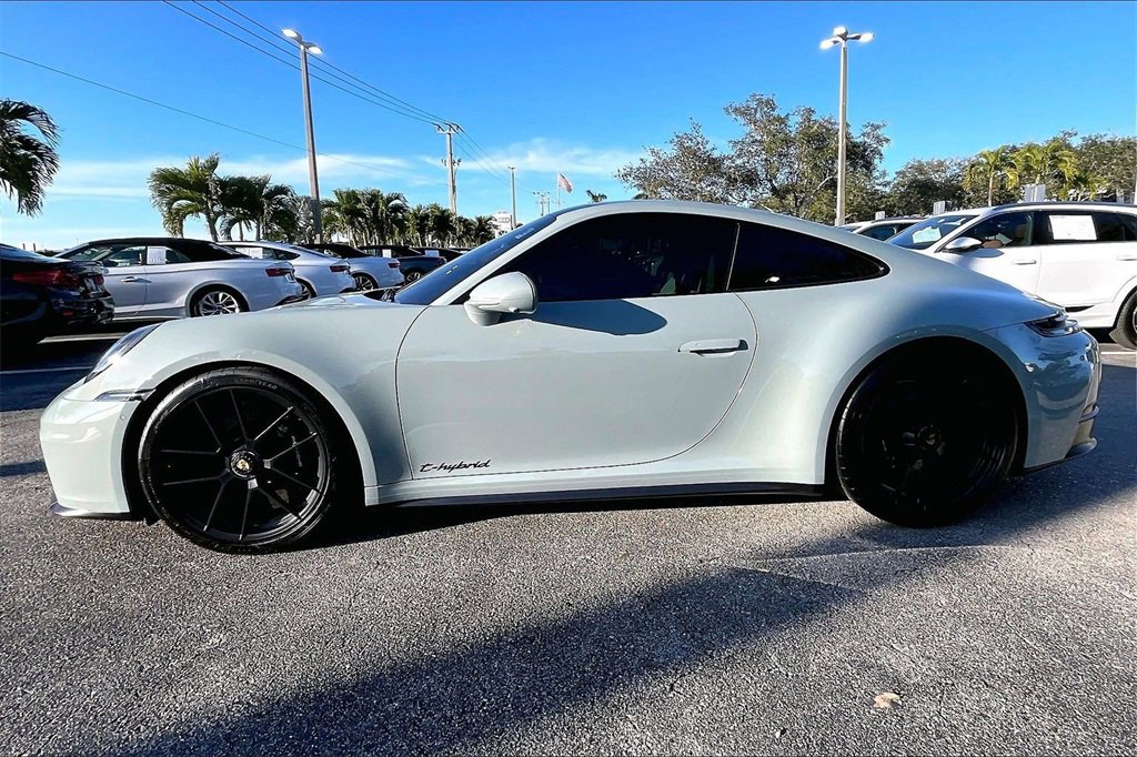 Used 2025 Porsche 911 Carrera 4 GTS image 8