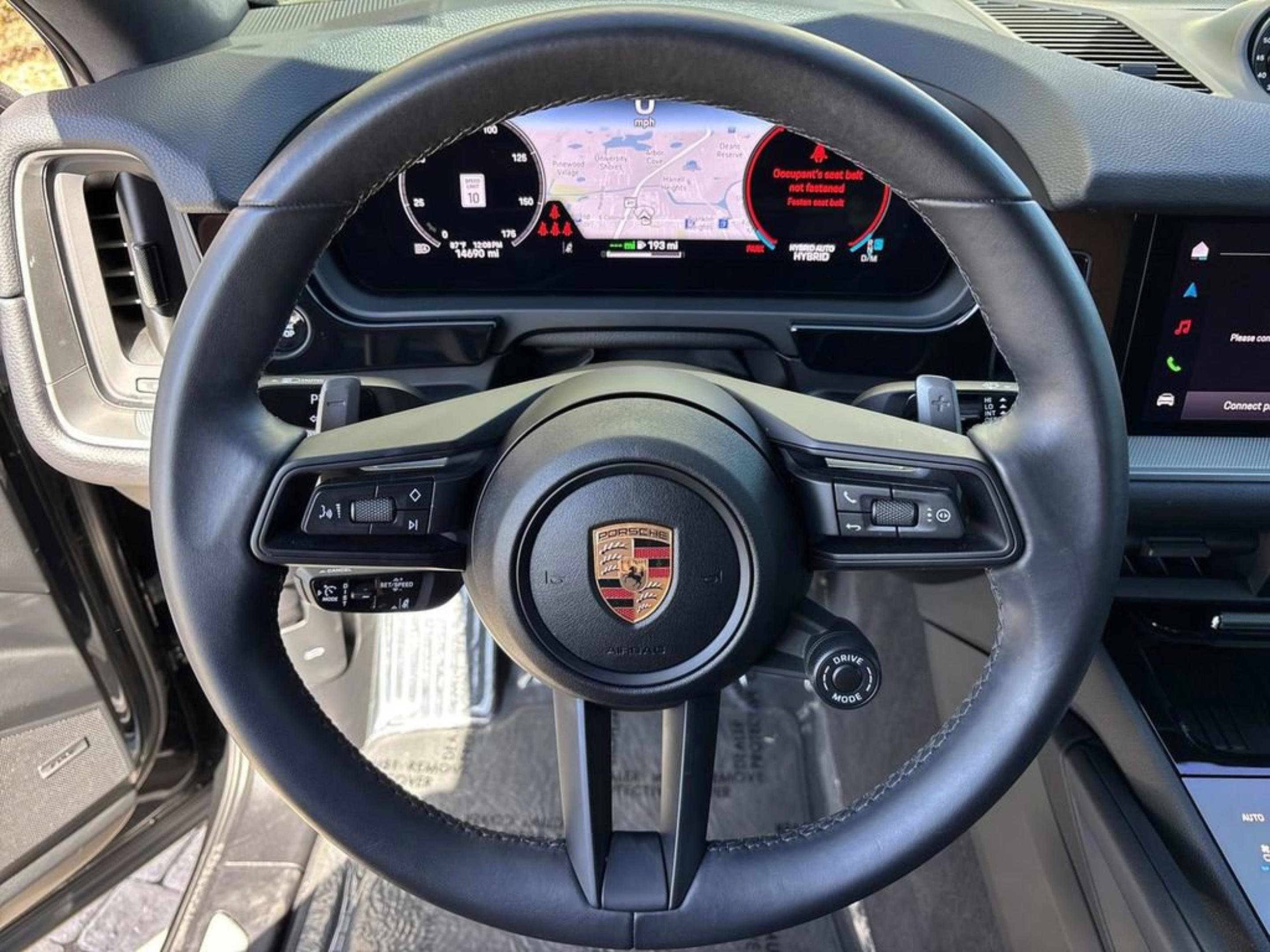 Used 2025 Porsche Cayenne E-Hybrid Coupe image 29