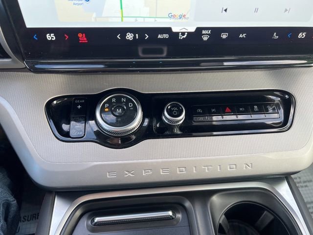 Used 2025 Ford Expedition Active image 23