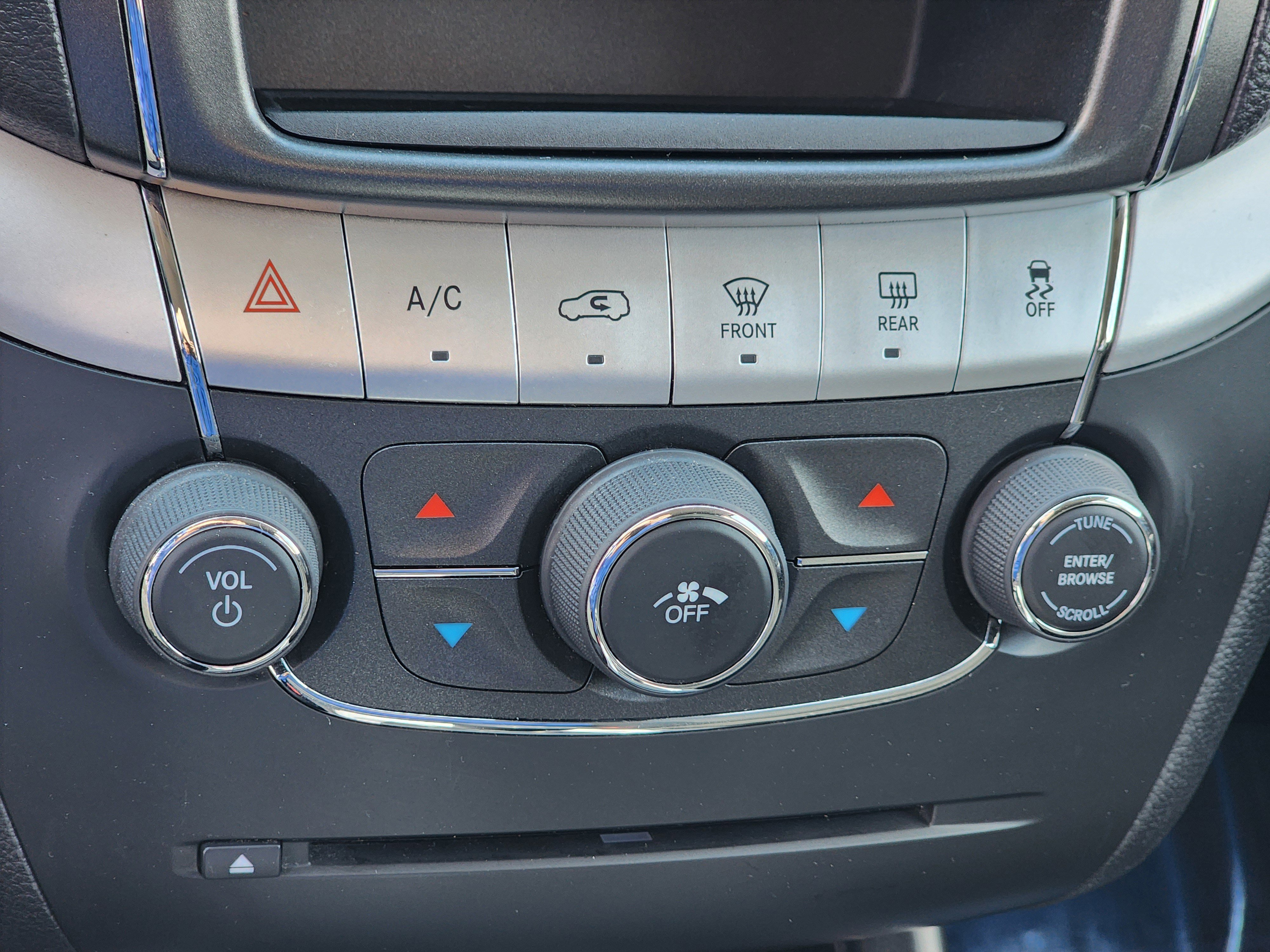 Used 2020 Dodge Journey SE w/ SE Popular Equipment Group image 21