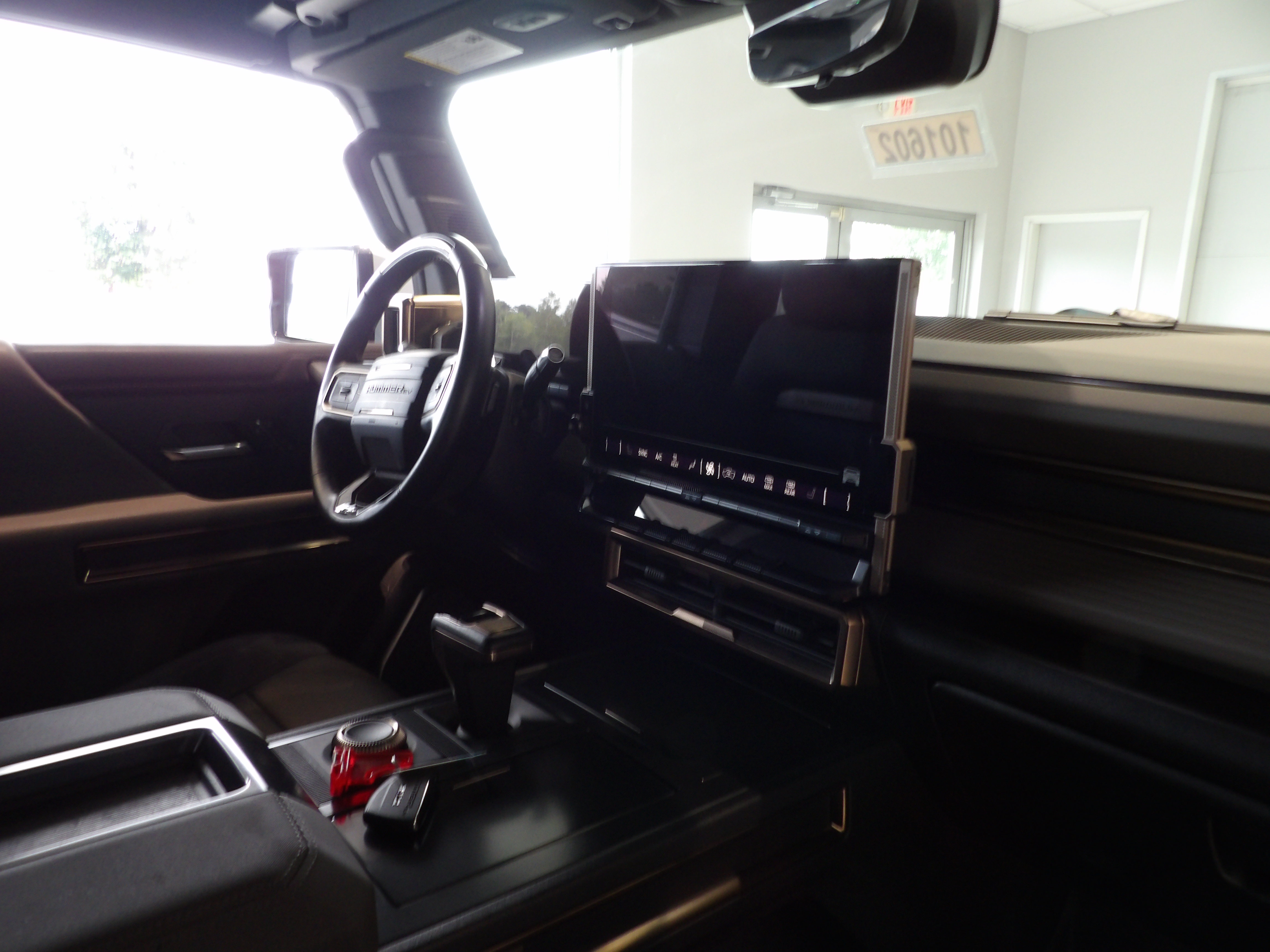 Used 2025 GMC Hummer EV 2X AWD/4WD image 25