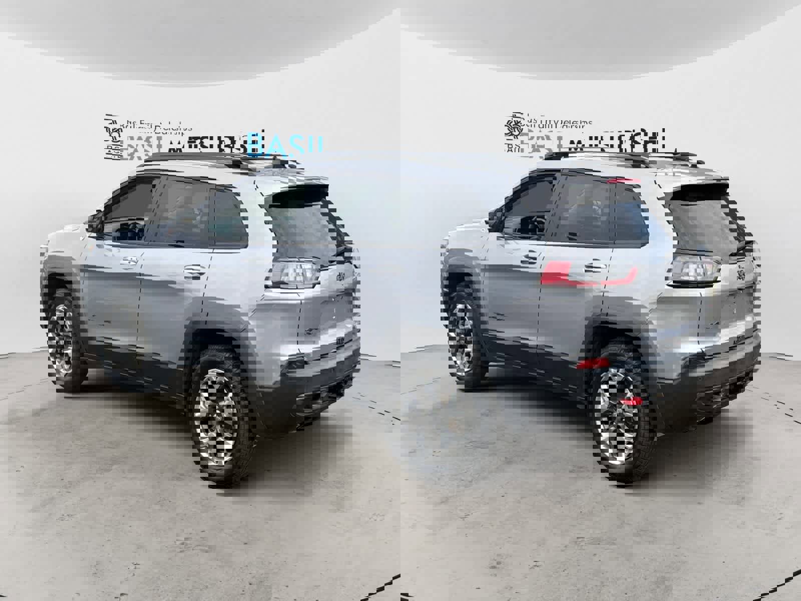 Used 2022 Jeep Cherokee Trailhawk w/ Trailhawk Elite Value Package image 3