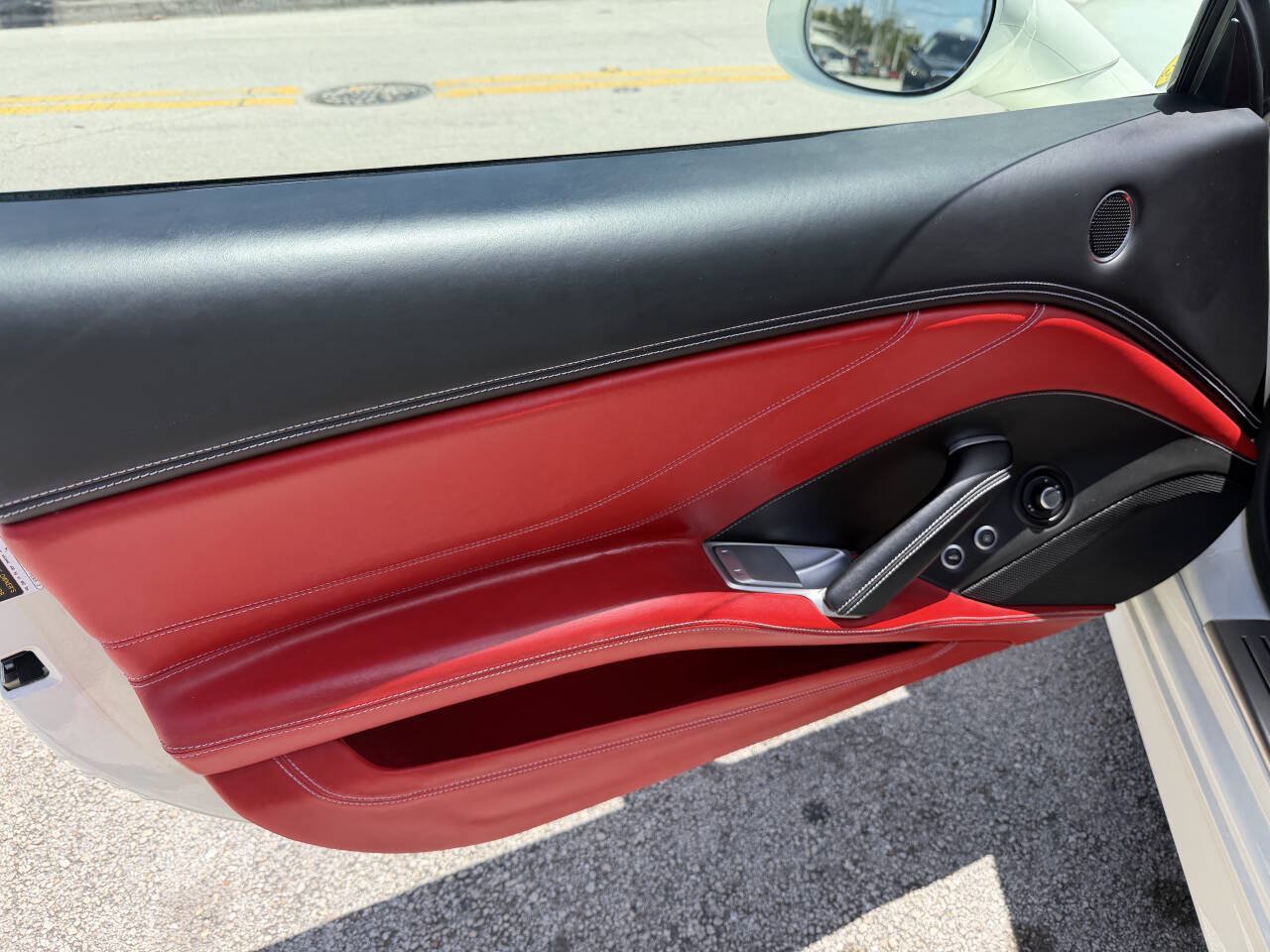 Used 2015 Ferrari California T RWD image 29