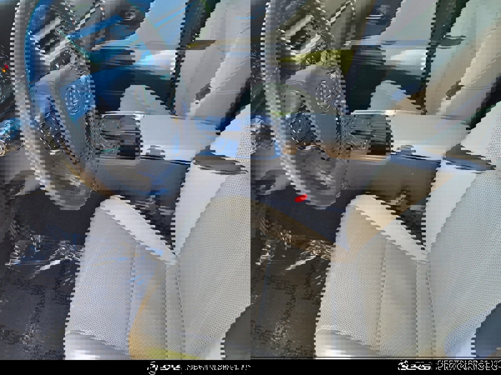 Certified 2019 Lexus ES 300h w/ Accessory Package image 13