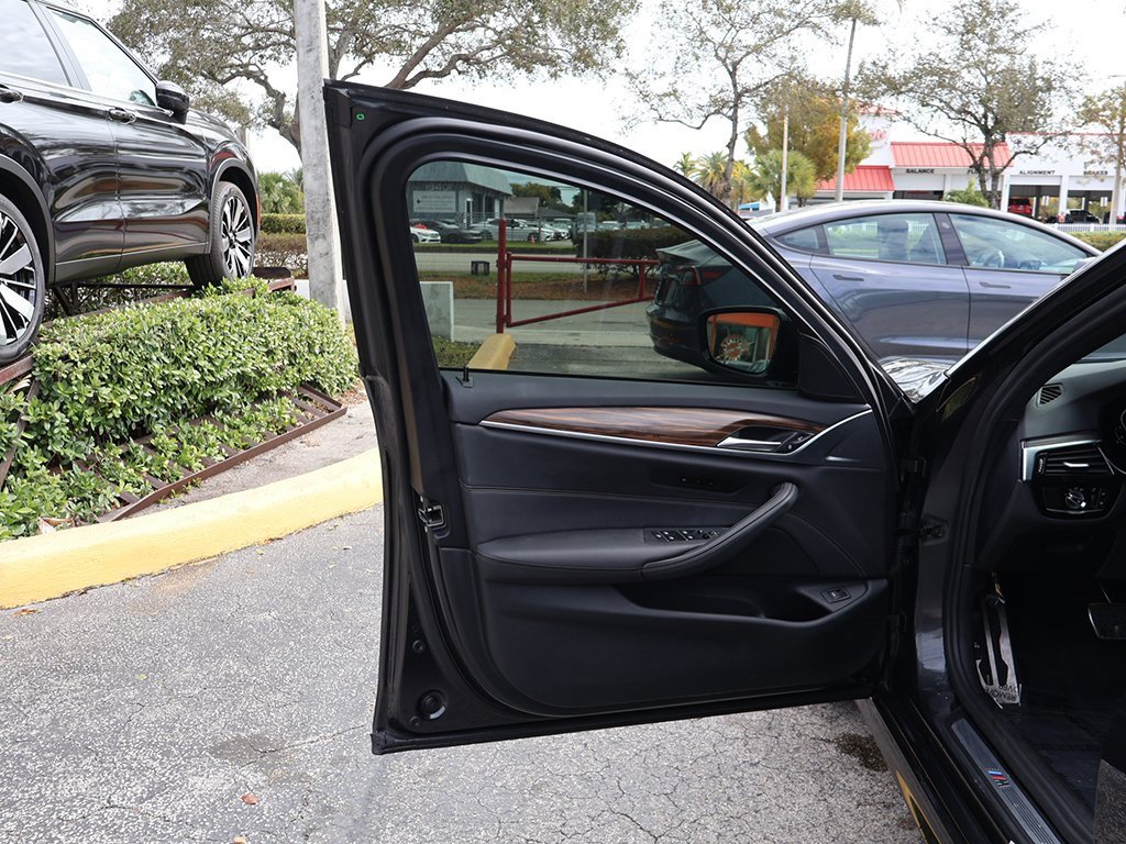 Used 2023 BMW 540i w/ M Sport Package image 23