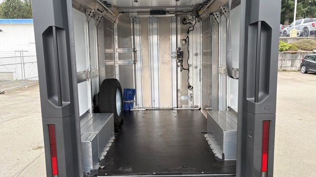 Used 2024 Chevrolet Brightdrop 400 w/ Commercial Equipment Package image 4