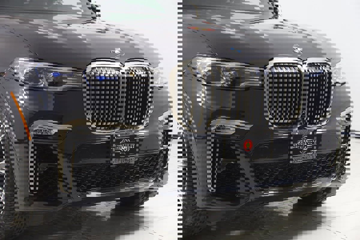 Used 2022 BMW X7 M50i w/ Executive Package image 48