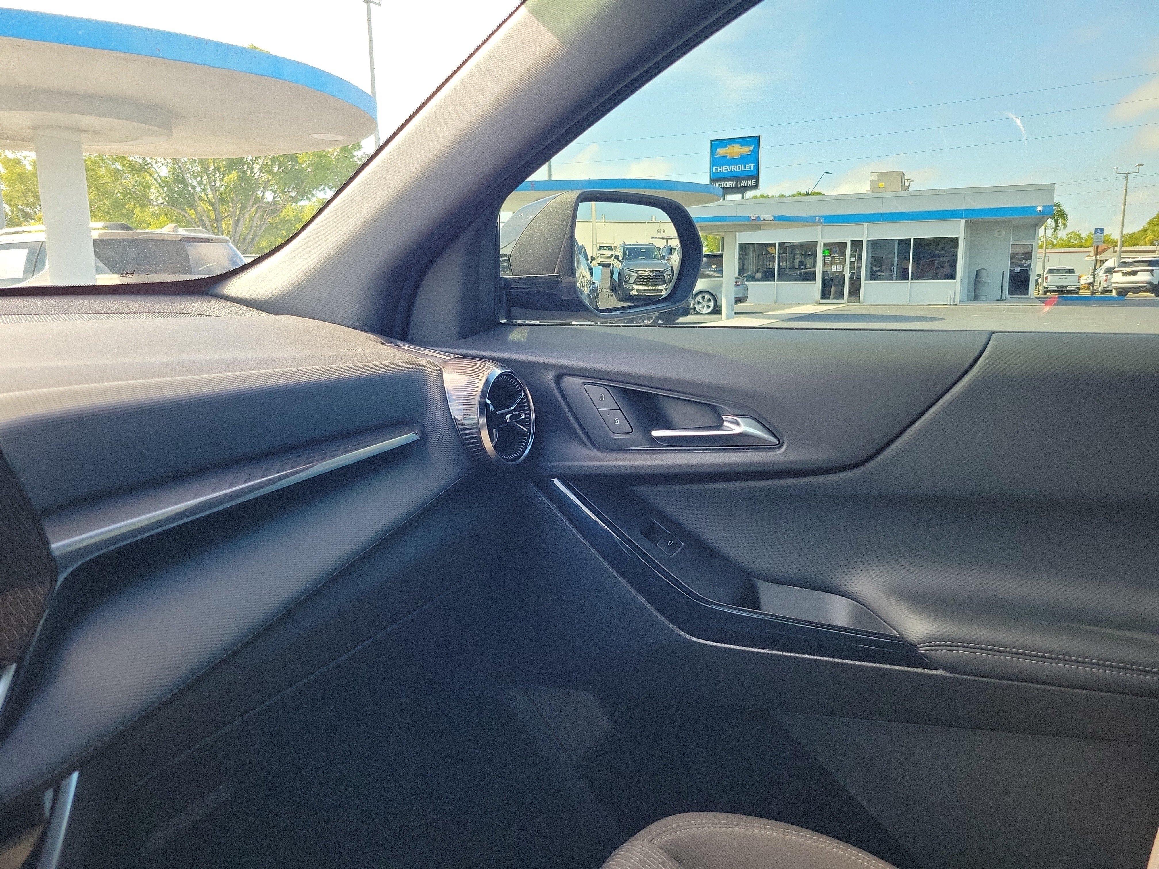 Used 2026 Chevrolet Equinox LT FWD image 27