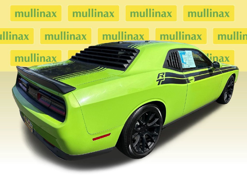 Used 2015 Dodge Challenger R/T Shaker RWD image 3